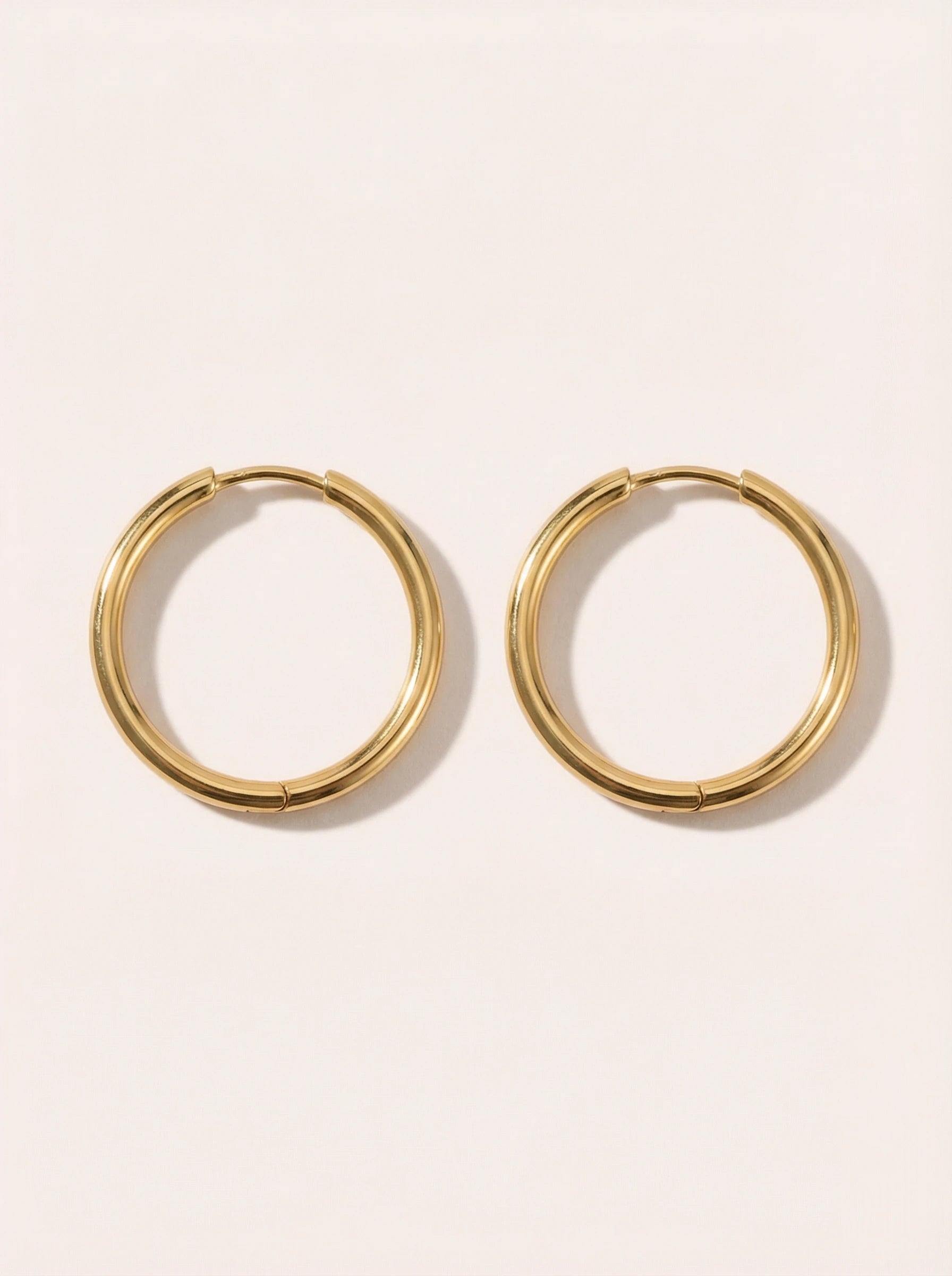 Fine Hoop Edelstahl Ohrringe