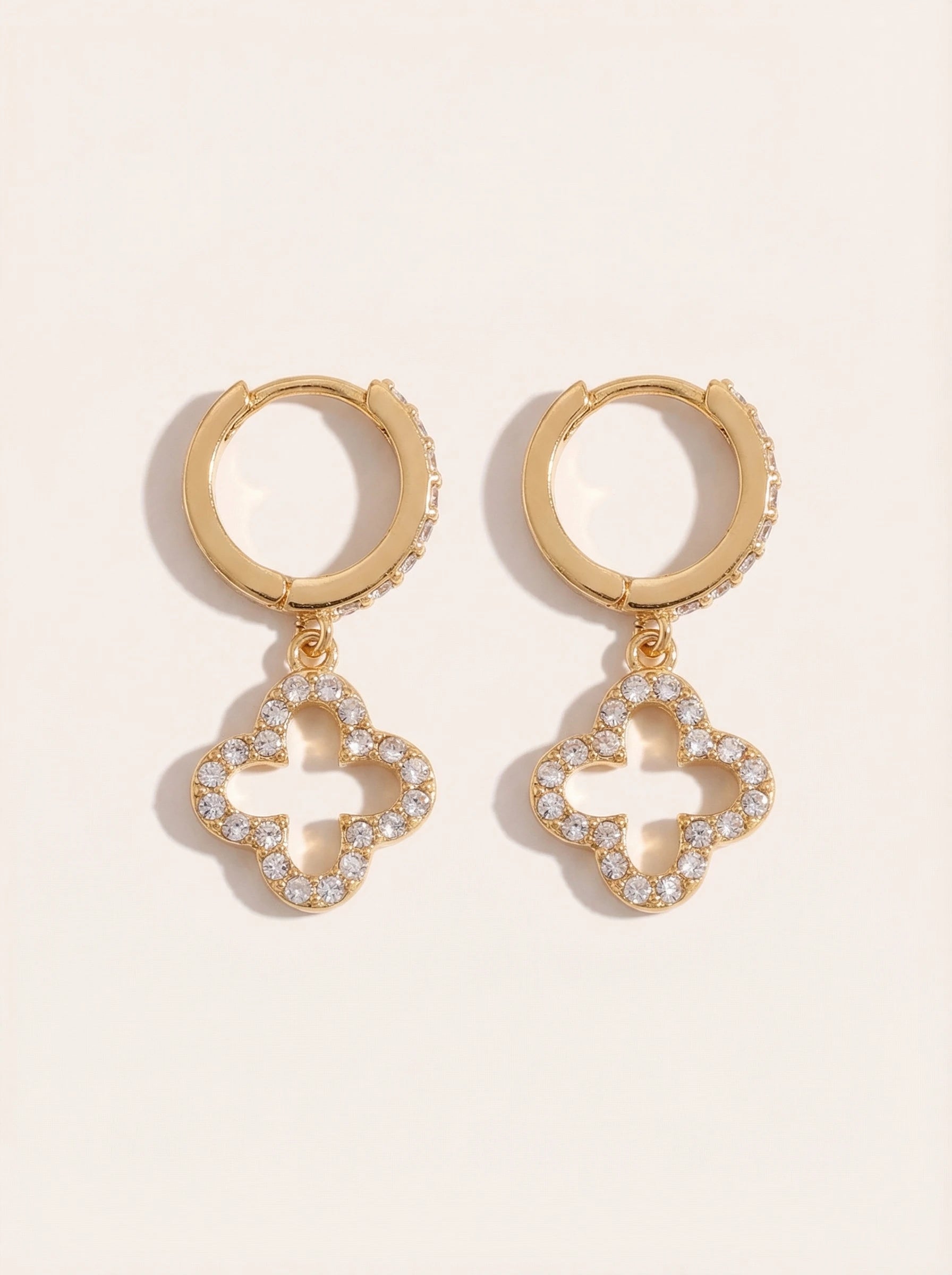 Diamond Hollow Lucky Flower Edelstahl Ohrringe