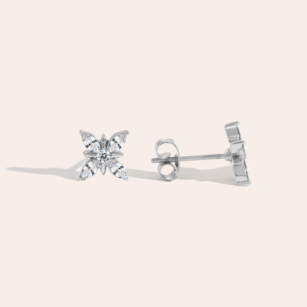 Silberne Edelstahl-Ohrringe in Diamantform mit Blumenmotiv, funkelnde Details, Stecker-Verschluss