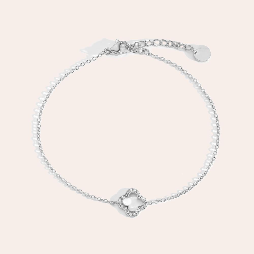 Silberne Edelstahlarmkette mit 3D-Diamant-Hohlklee-Anhänger, filigranes Kettendesign, verstellbarer Verschluss