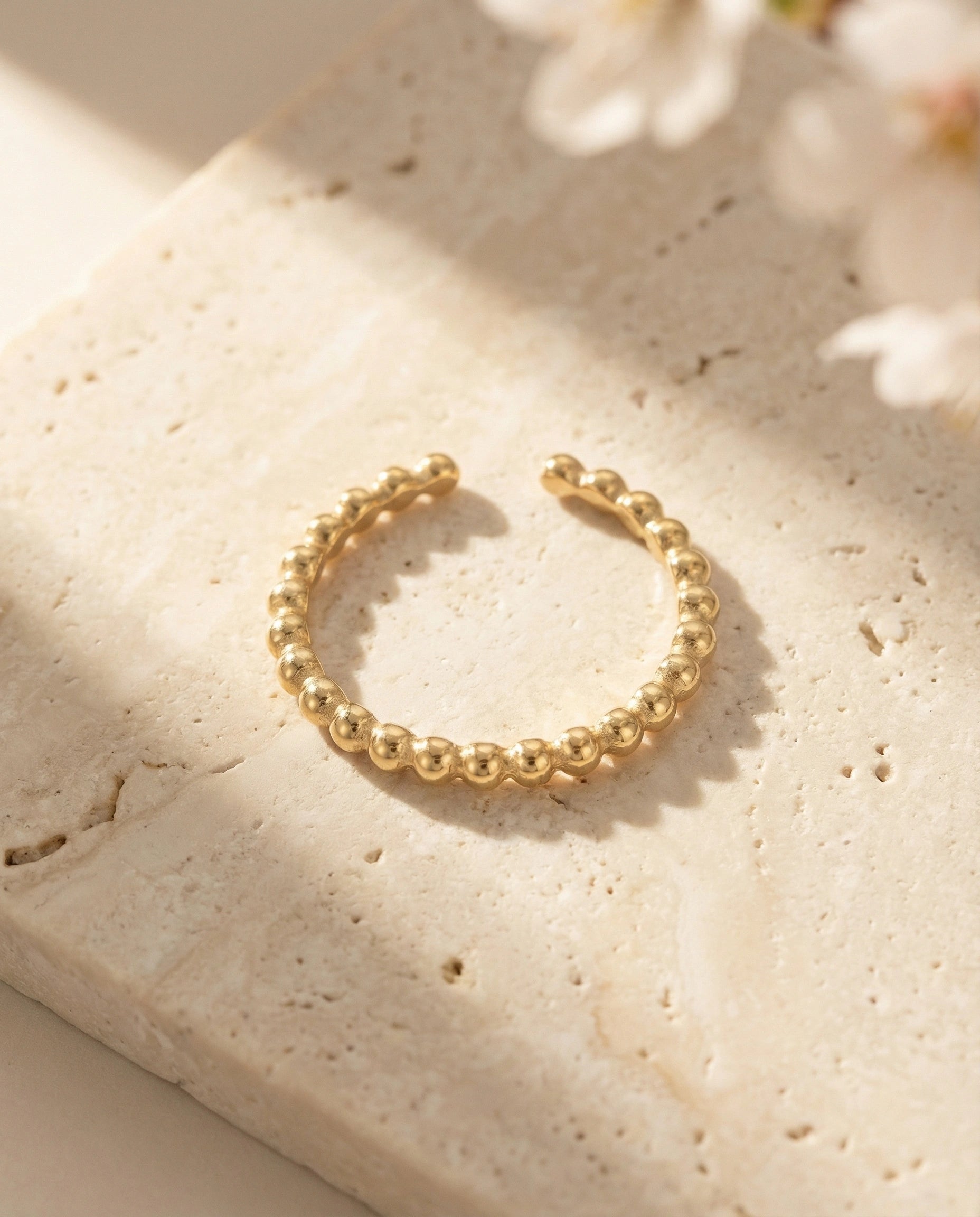 Nymara overlapping-cards-image3 (4:5)