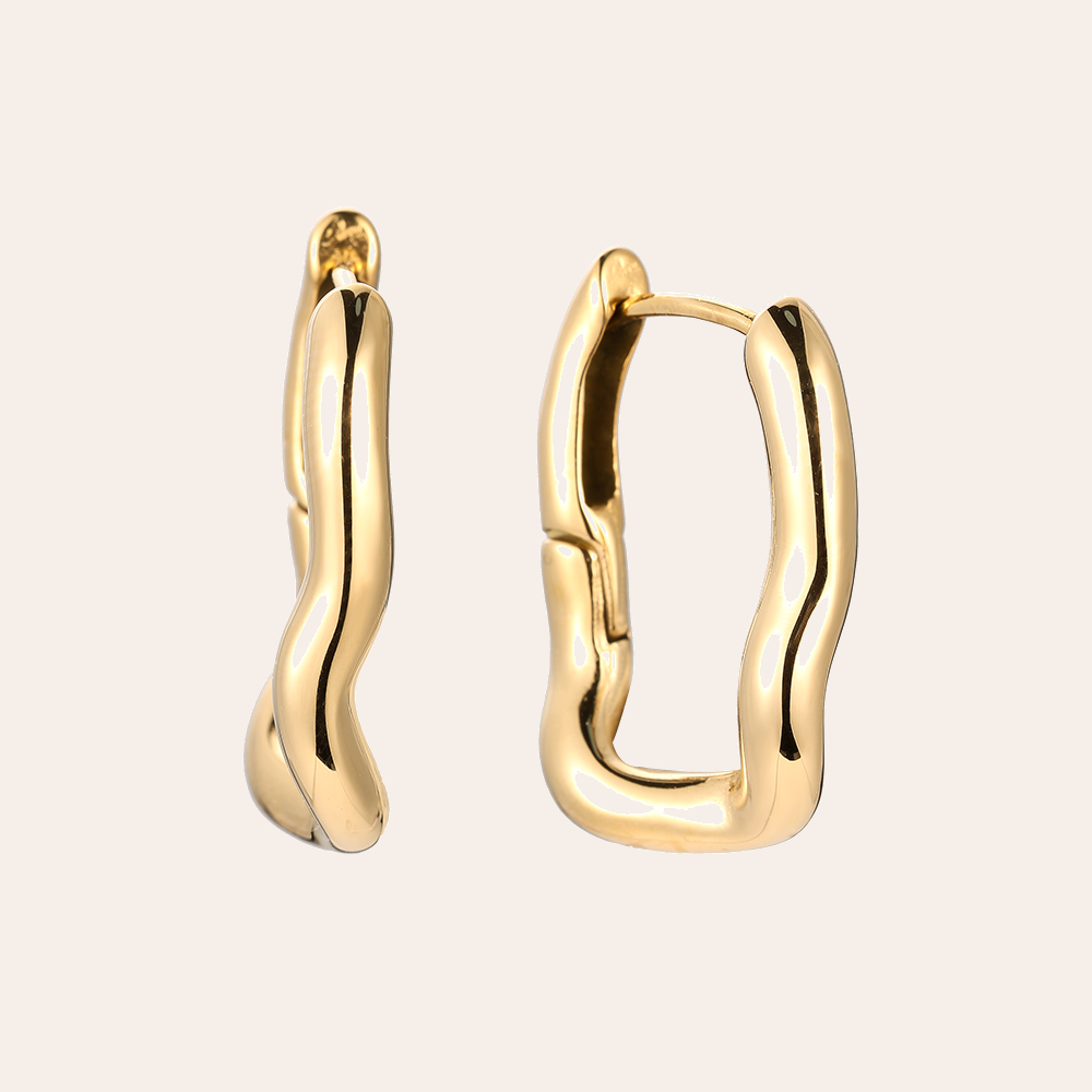 Goldene Edelstahl-Ohrringe mit geschmolzenem Kettenglied-Design, glänzende Oberfläche, geschwungene Form