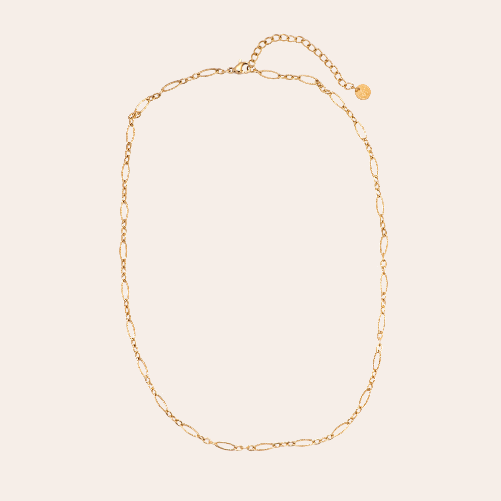 Goldene Edelstahlkette mit ovalen Gliedern und verstellbarem Verschluss, schlichtes Design