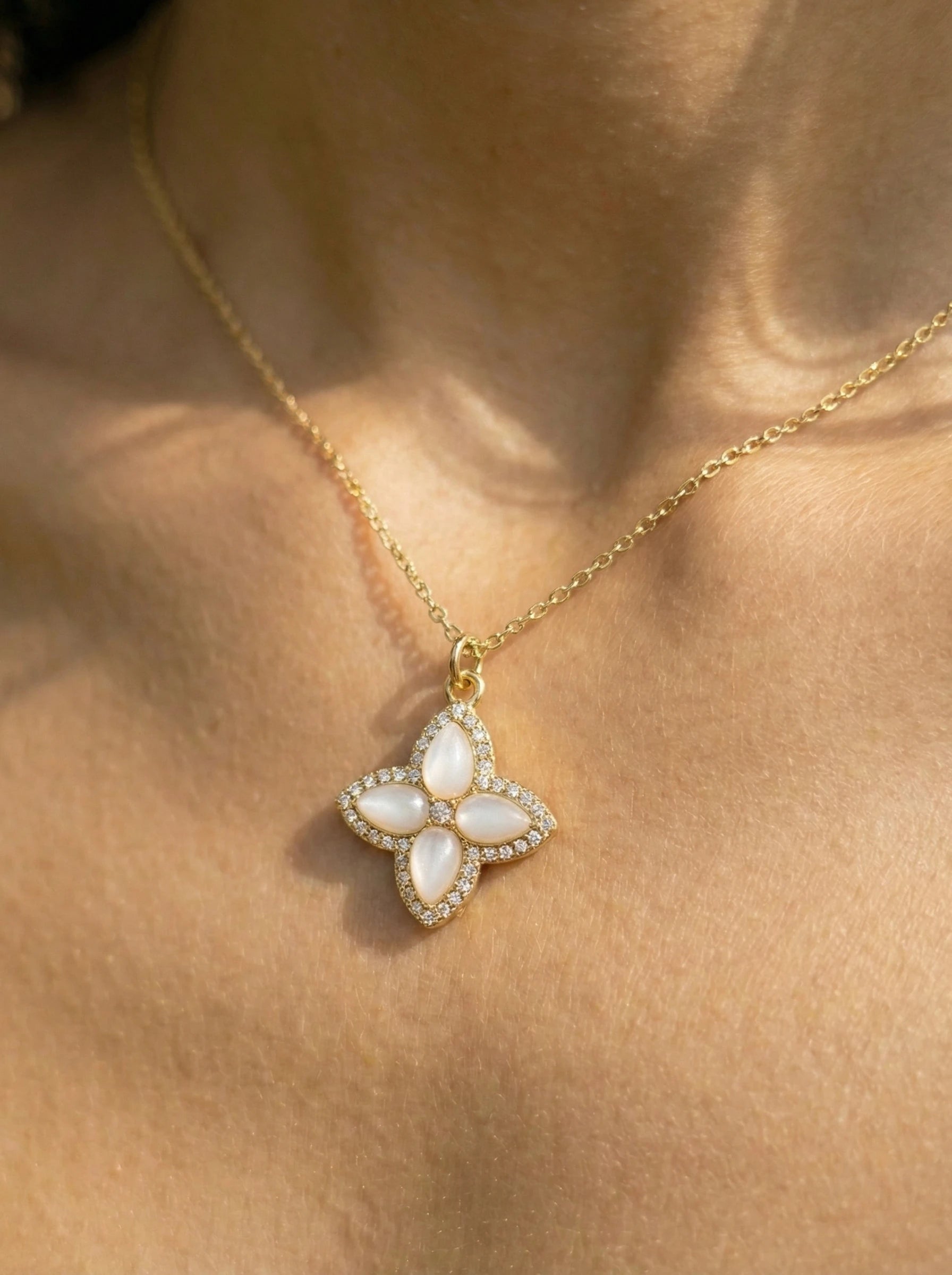 Nice Diamond Luckly Flower Edelstahl Halskette - Produktbild 4