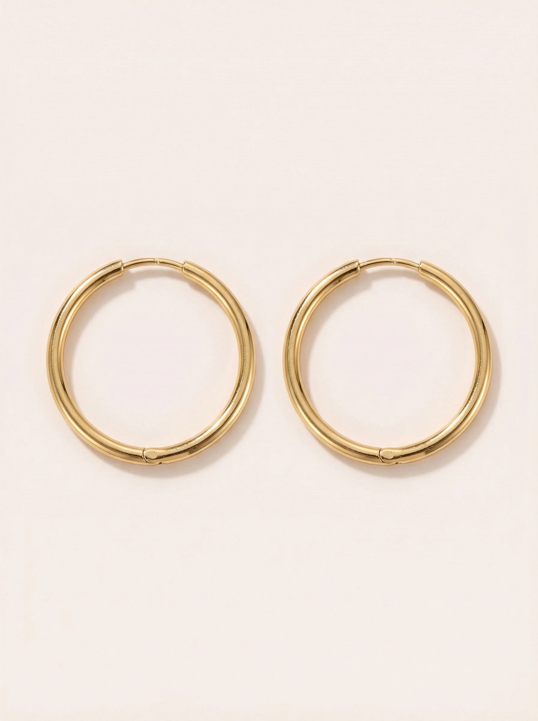 Fine Hoop Edelstahl Ohrringe - Produktbild 3