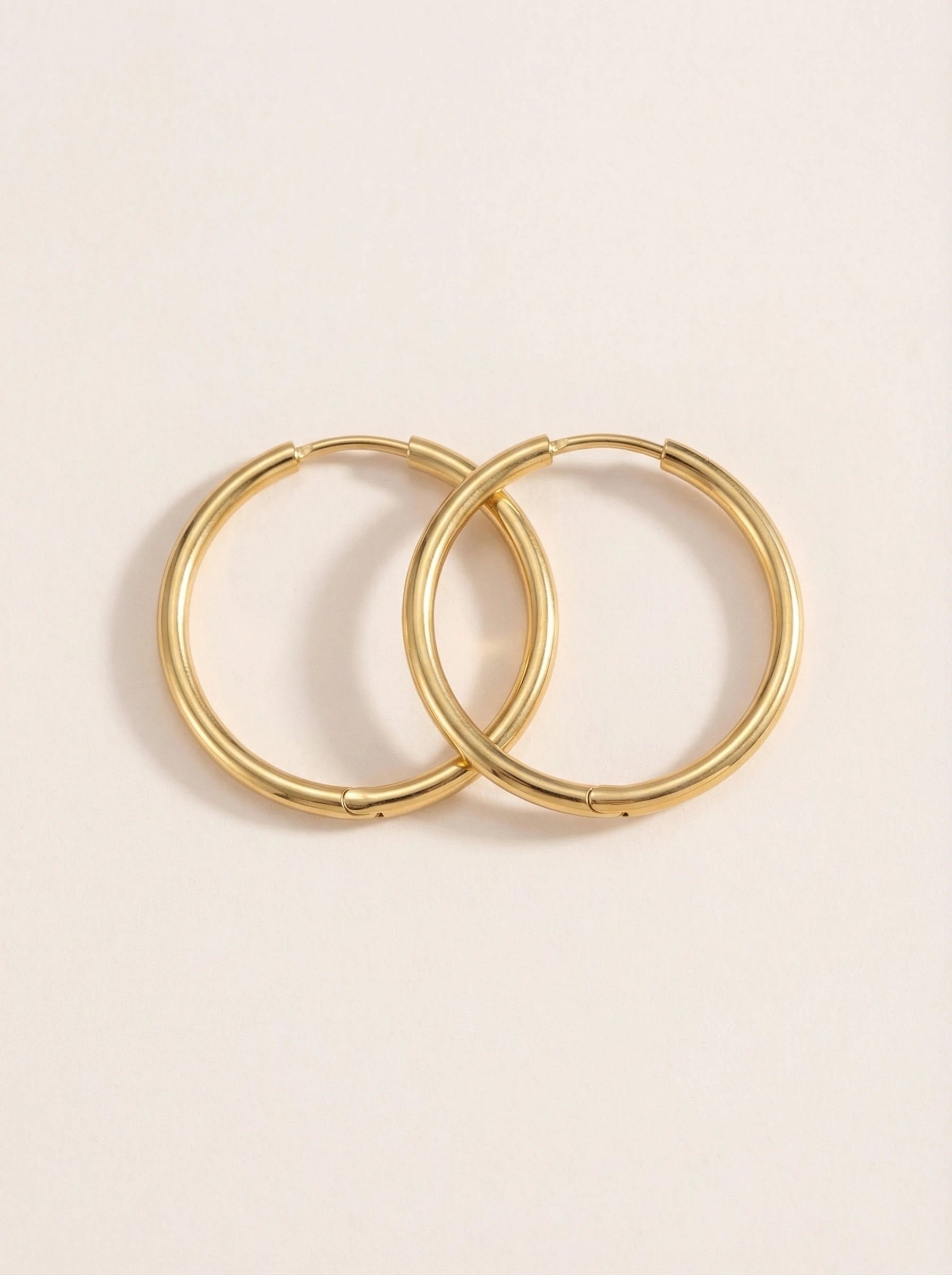 Fine Hoop Edelstahl Ohrringe