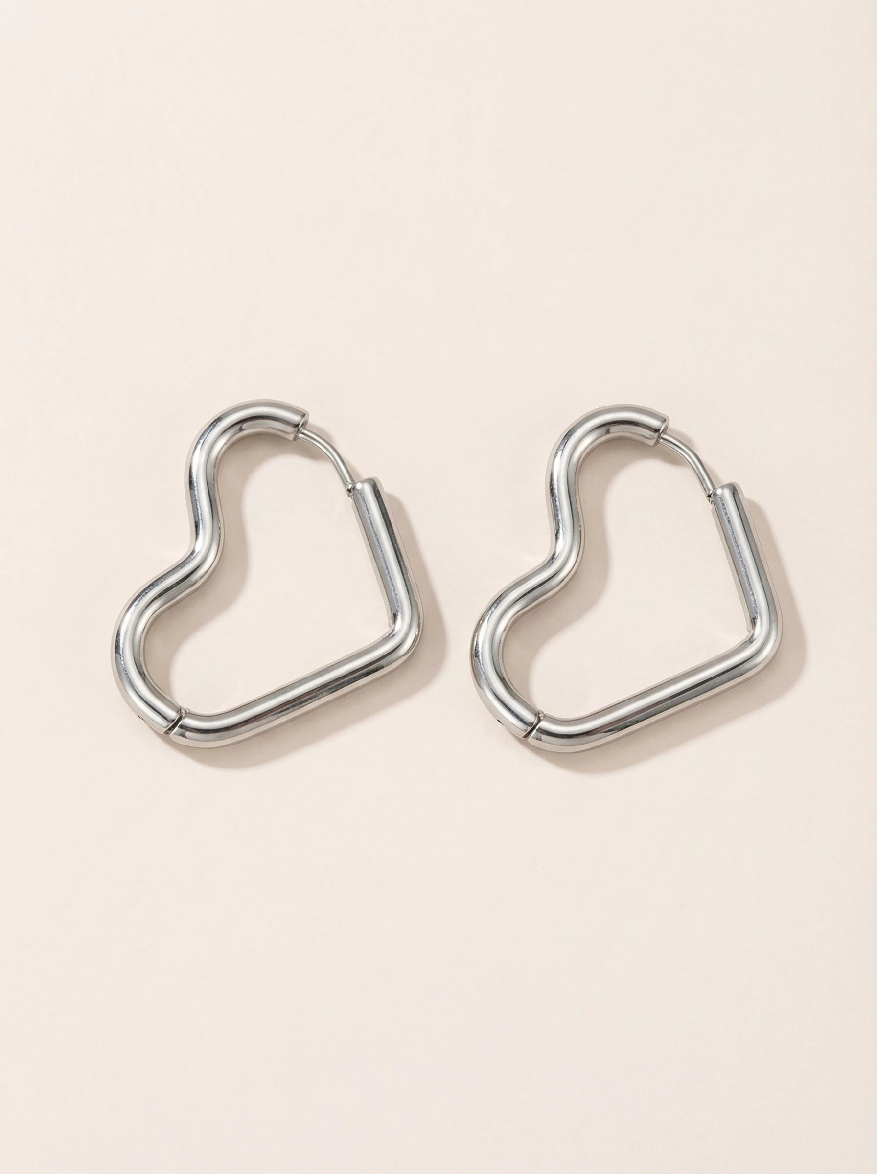 Big Heart Outline Edelstahl Ohrringe - Produktbild 9