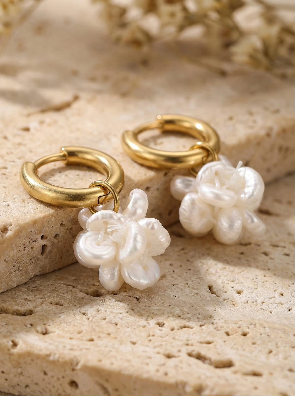 Chunky Pearl Cluster Edelstahl Ohrringe - Produktbild 2