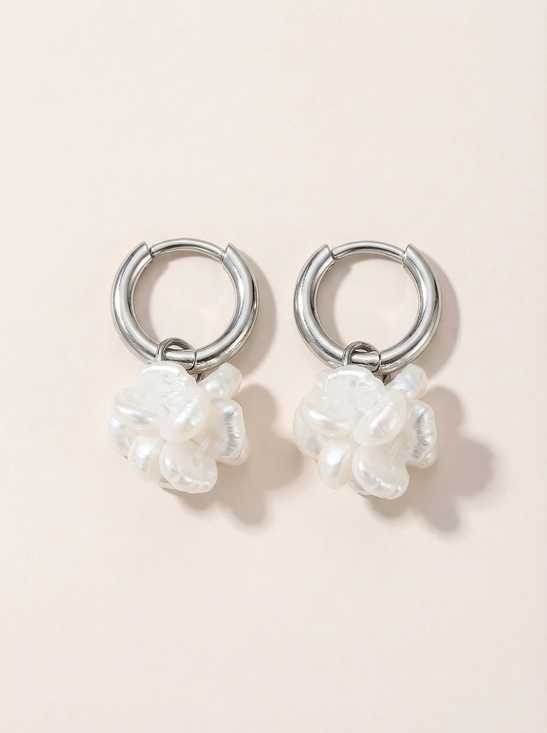 Chunky Pearl Cluster Edelstahl Ohrringe - Produktbild 9