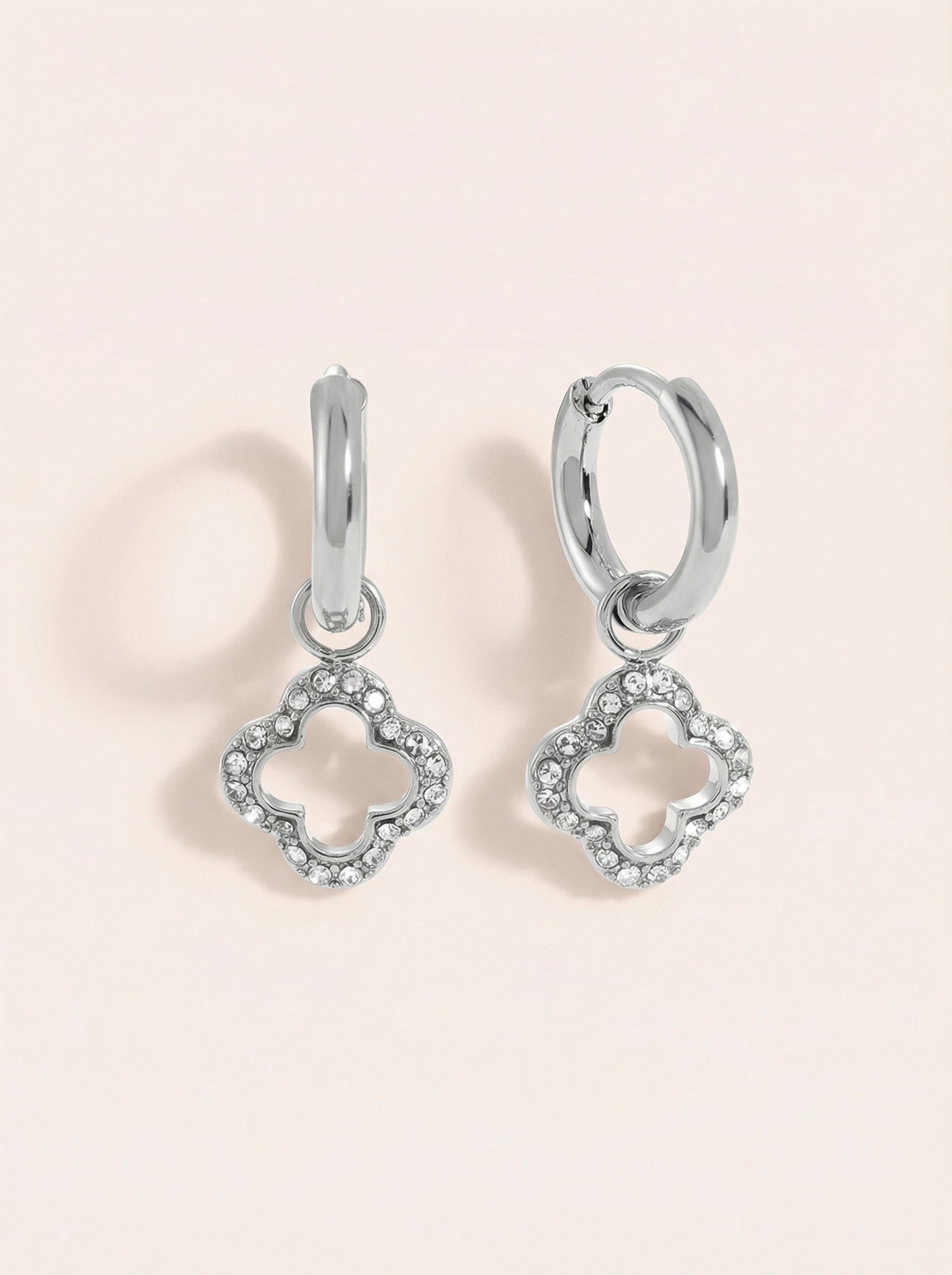3D Diamond Hollow Lucky Flower Edelstahl Ohrringe - Produktbild 9