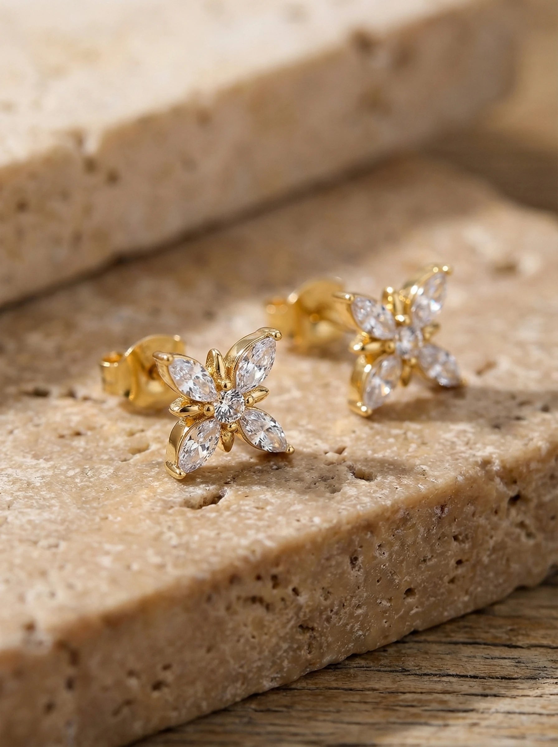 Diamond Shape Flower Edelstahl Ohrringe - Produktbild 2