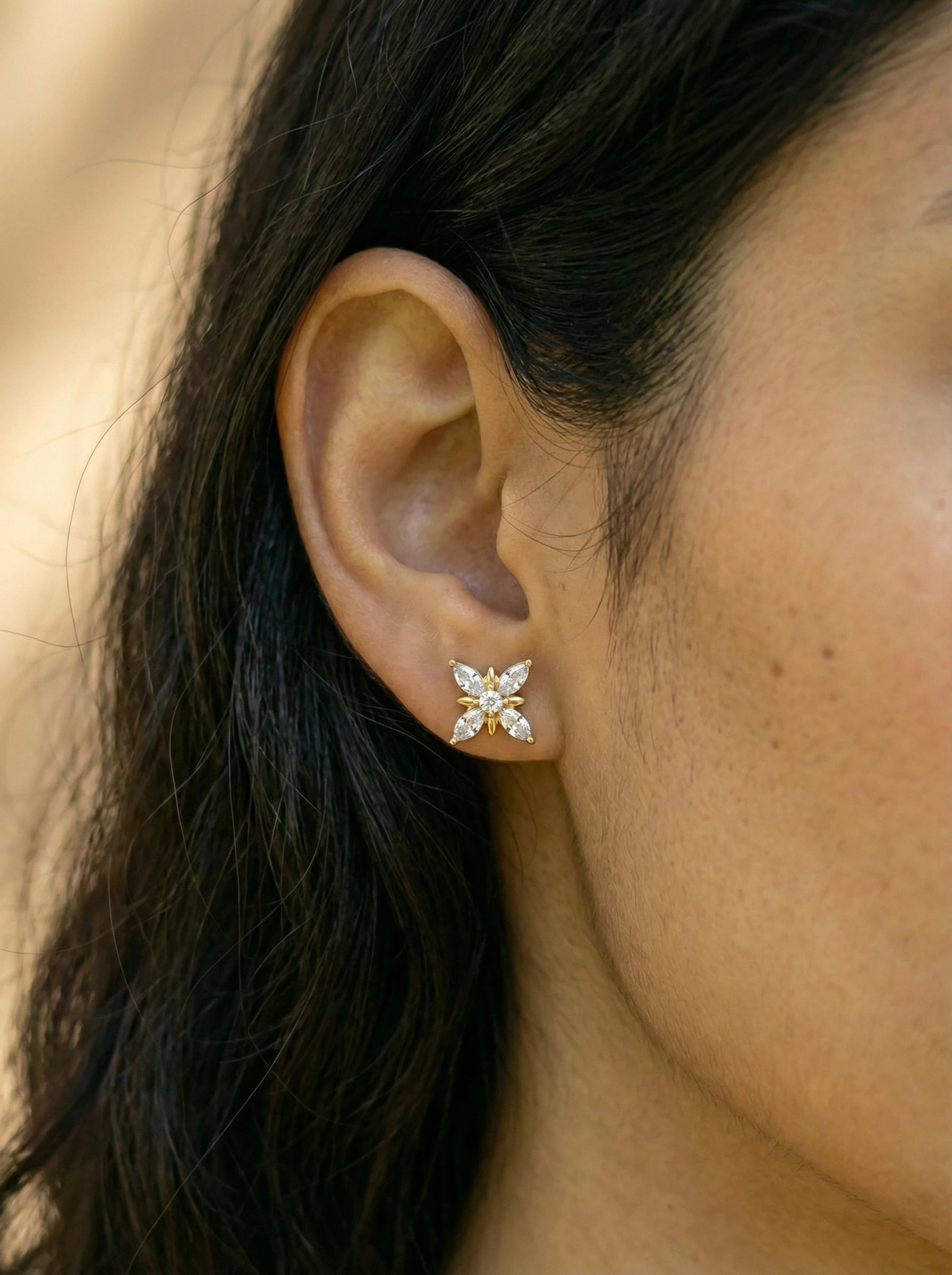 Diamond Shape Flower Edelstahl Ohrringe - Produktbild 3