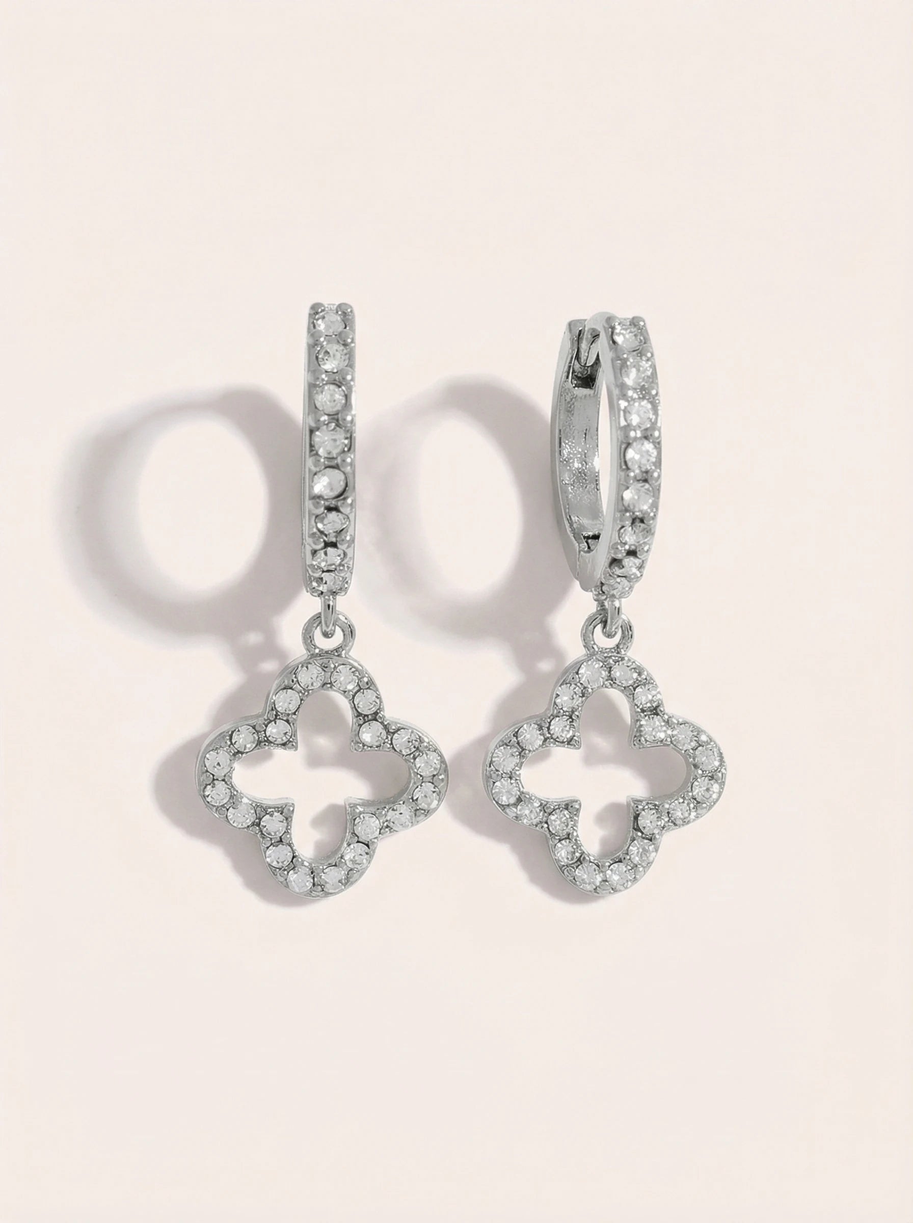 Diamond Hollow Lucky Flower Edelstahl Ohrringe - Produktbild 9