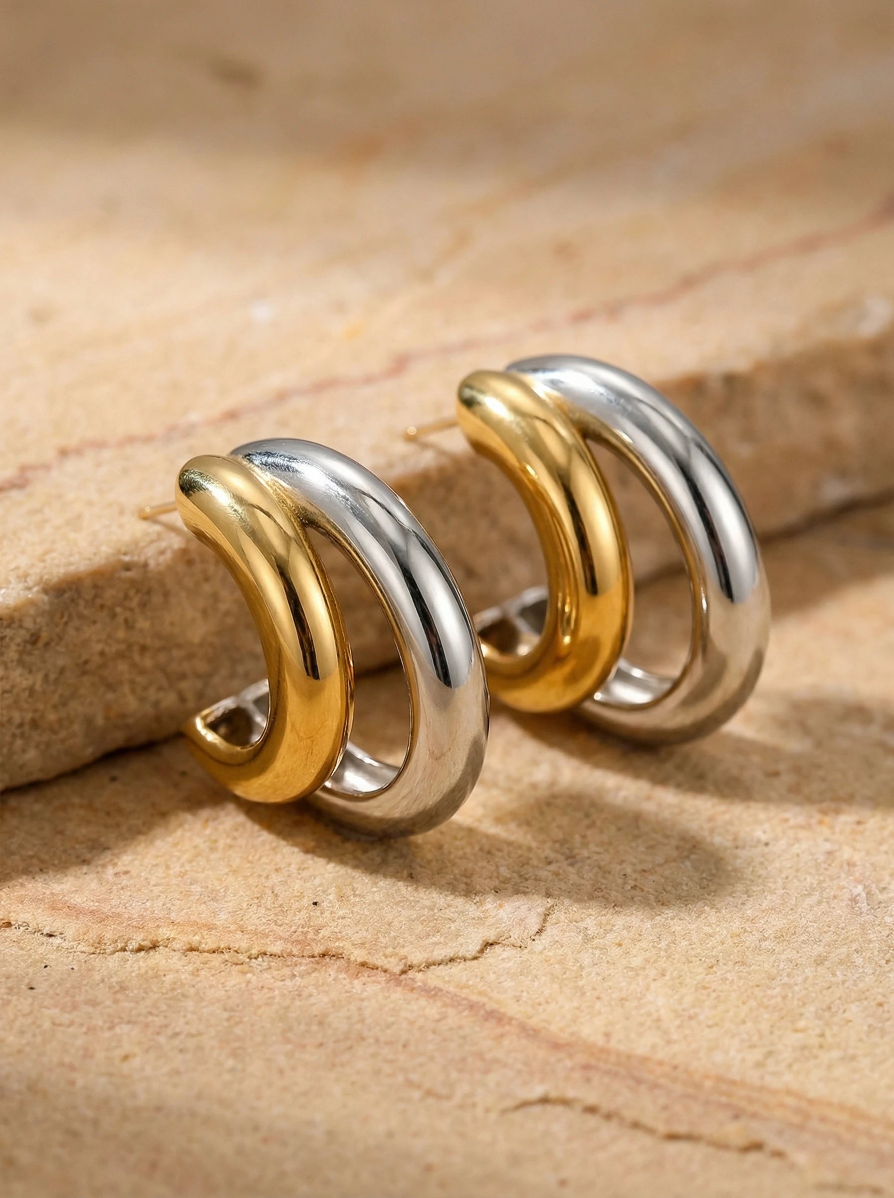 Gold And Silver Half Hoop Edelstahl Ohrringe - Produktbild 2