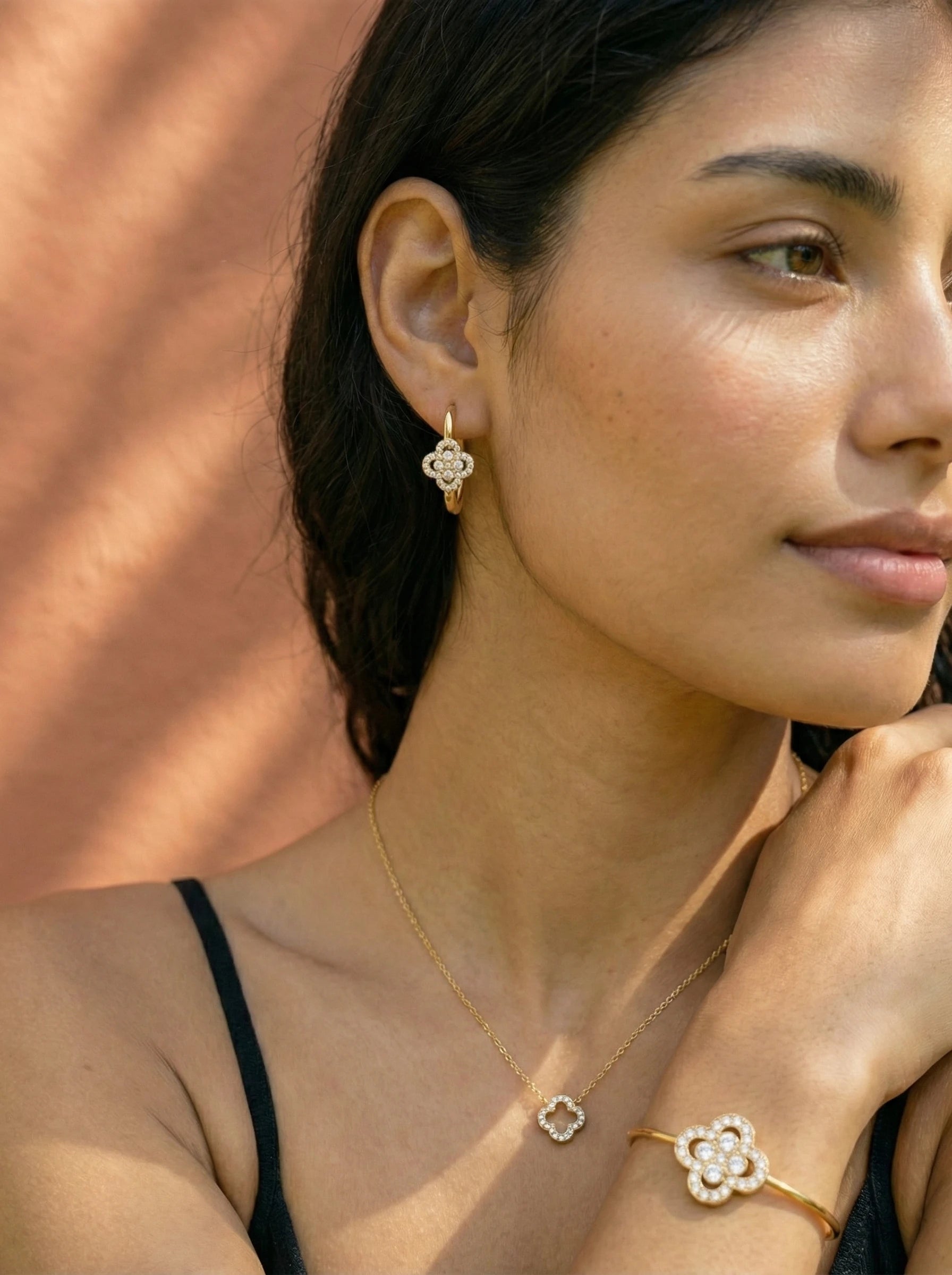 Diamond Lucky Flower In Hoop Edelstahl Ohrringe - Produktbild 7