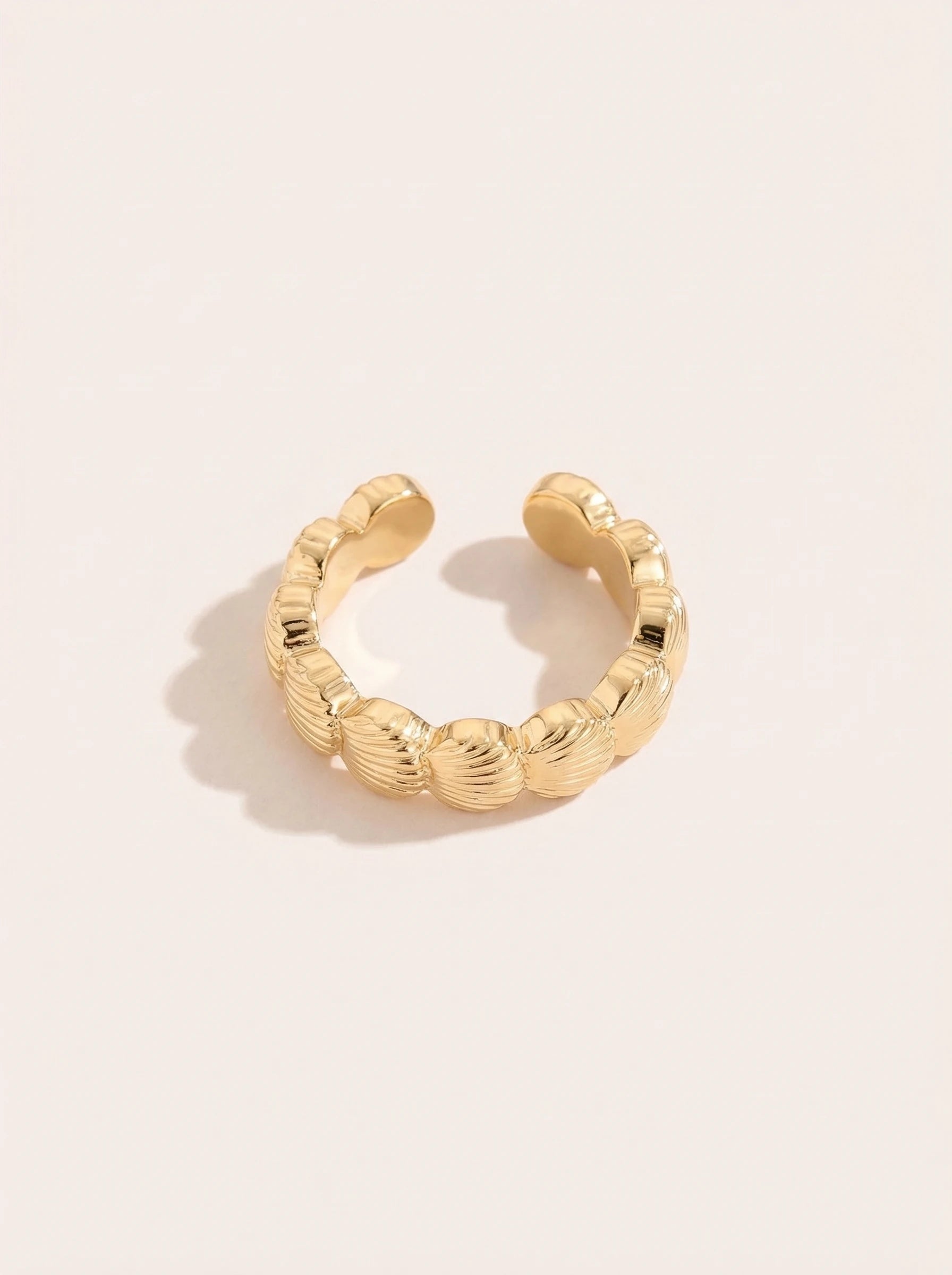 Viele kleine Muscheln Vergoldete Ear-Cuffs