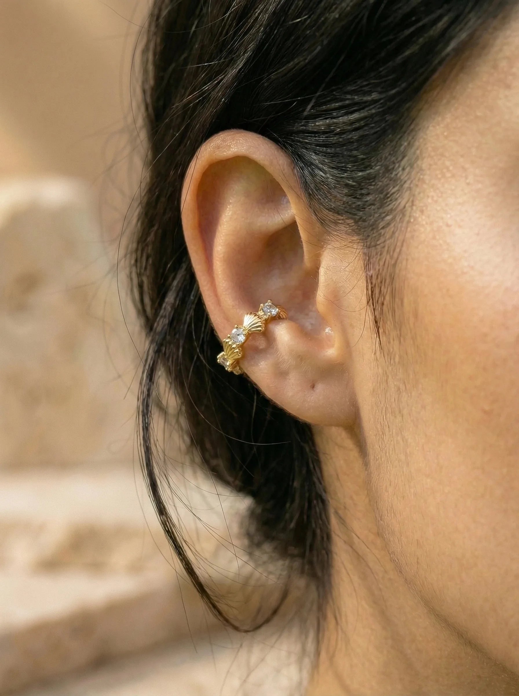 Viele Muscheln mit blauer Zirkonia Vergoldete Ear-Cuffs - Produktbild 4