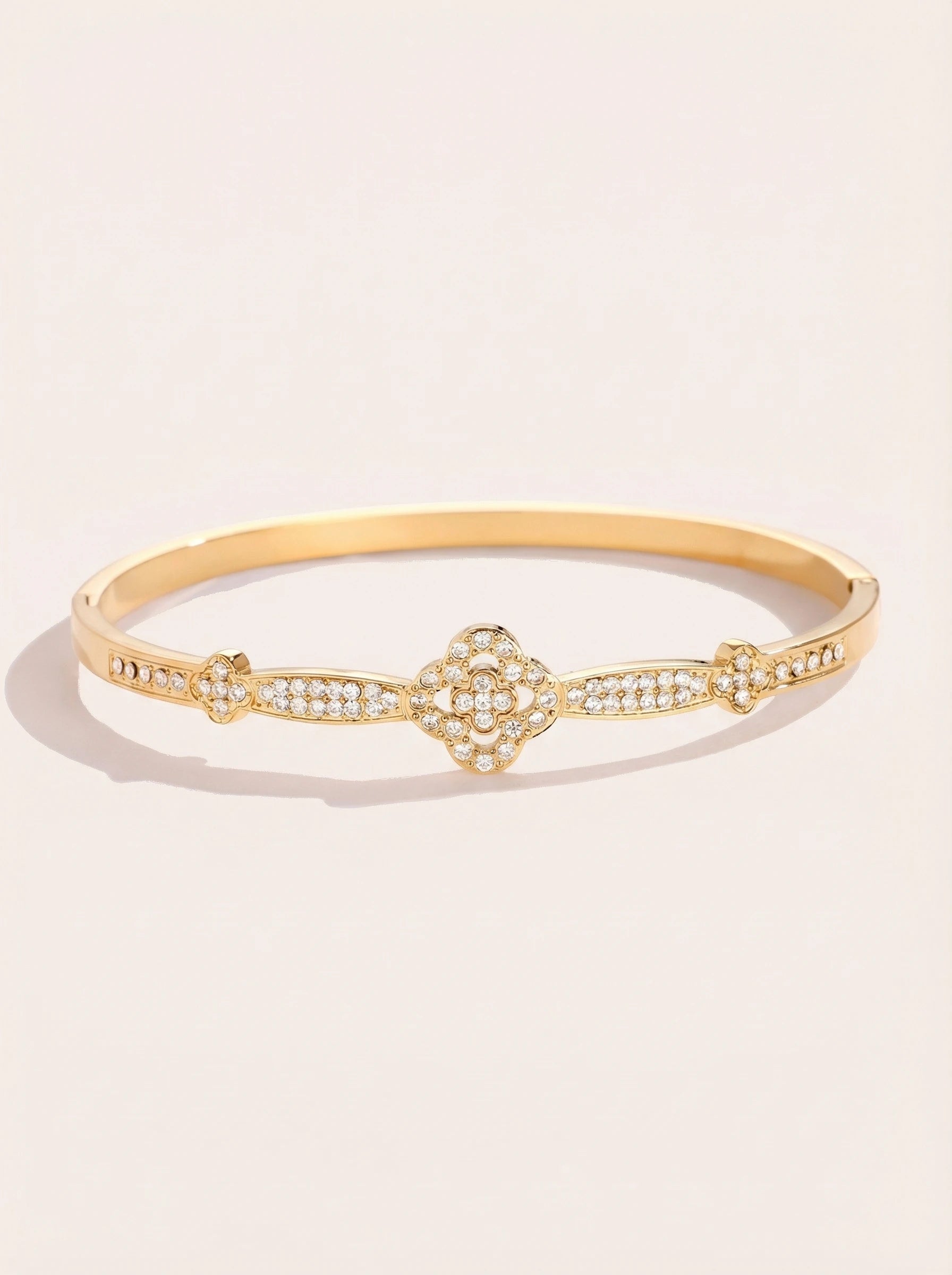 Diameter Pro Diamond Lucky Flower Edelstahl Armreif