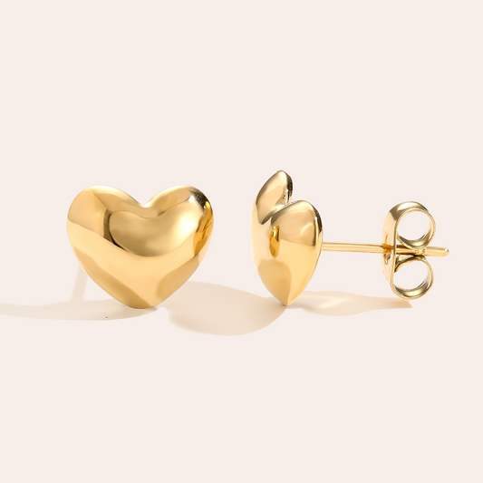 Goldene Herz-Ohrstecker aus Edelstahl, glänzende Oberfläche, herzförmiges Design, mit Steckverschluss