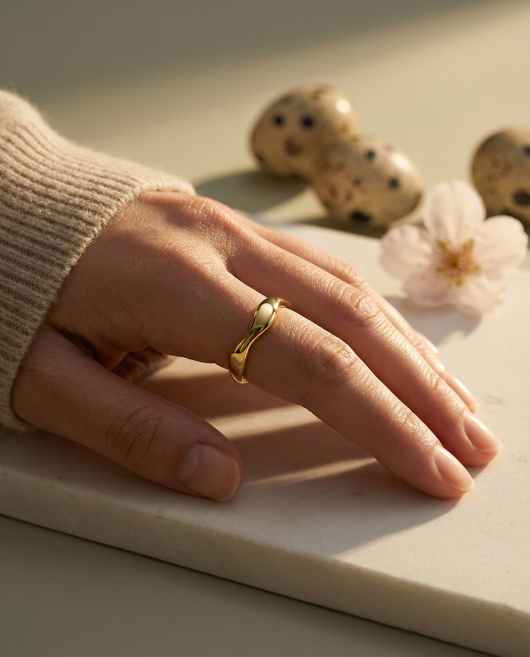 Nymara overlapping-cards-image1 (4:5)