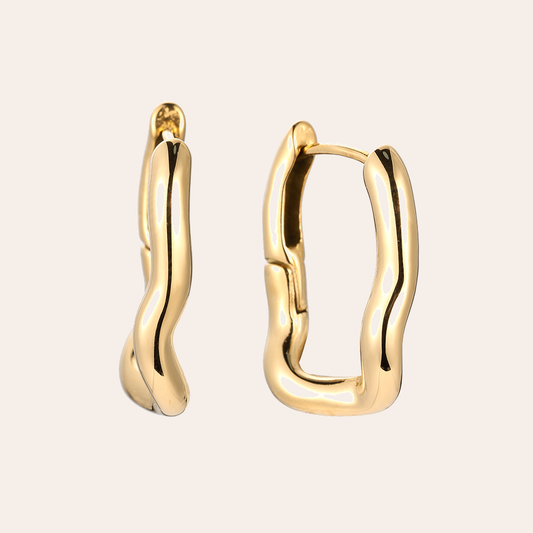 Goldene Edelstahl-Ohrringe mit geschmolzenem Kettenglied-Design, glänzende Oberfläche, geschwungene Form