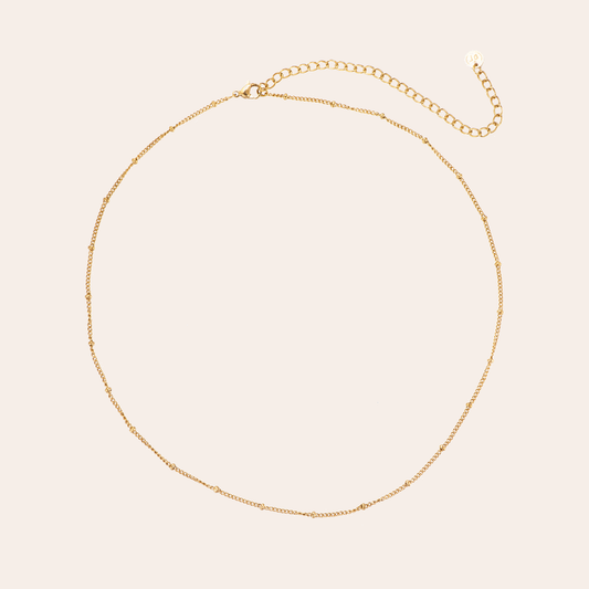 Goldene Edelstahlkette mit feiner Gliederstruktur und verstellbarem Verschluss, schlichtes Design