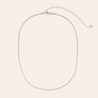 Silberne Edelstahlkette Twist 2.0 mit gedrehtem Design und verstellbarem Verschluss, schlicht und elegant