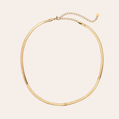 Goldene Edelstahlkette im Schlangenhaut-Design mit feiner Gliederkette und Verschluss, elegante Optik